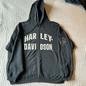Men’s XXL Harley Davidson hoodie, zip. Embroidered Harley Davidson on front.
